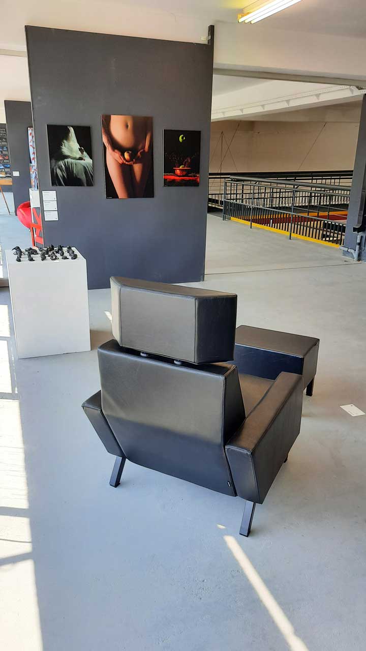 Fotelja Men's Secrets Armchair Igora Prodanovića izložena na 55. Zagrebačkom salonu