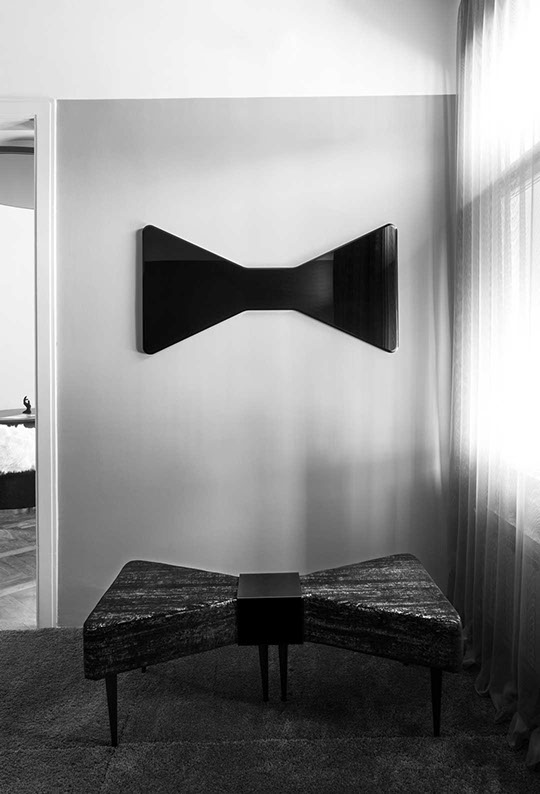 Cocktail Collection: Cocktail Black Mirror, Cocktail Ottoman Cocktail Collection of the bow tie high gloss black mirror and ottoman